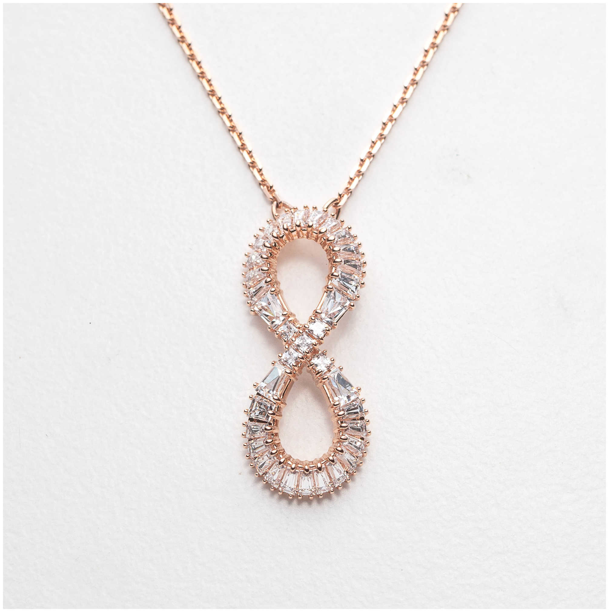 שרשרת Hyperbola עם קריסטל לבן של Swarovski