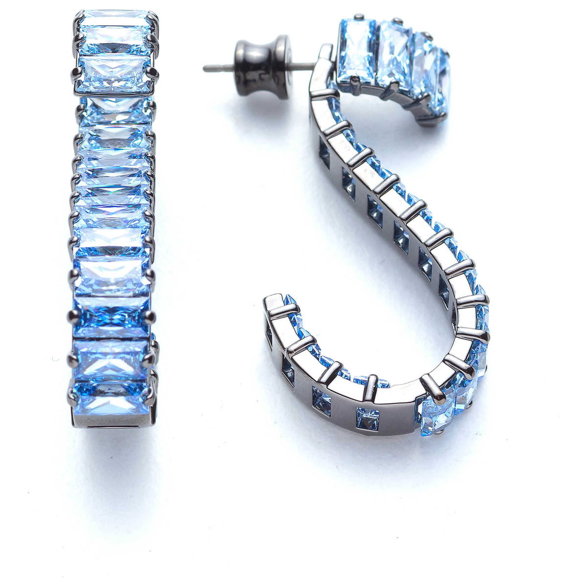 עגילים Matrix עם קריסטל כחול של Swarovski