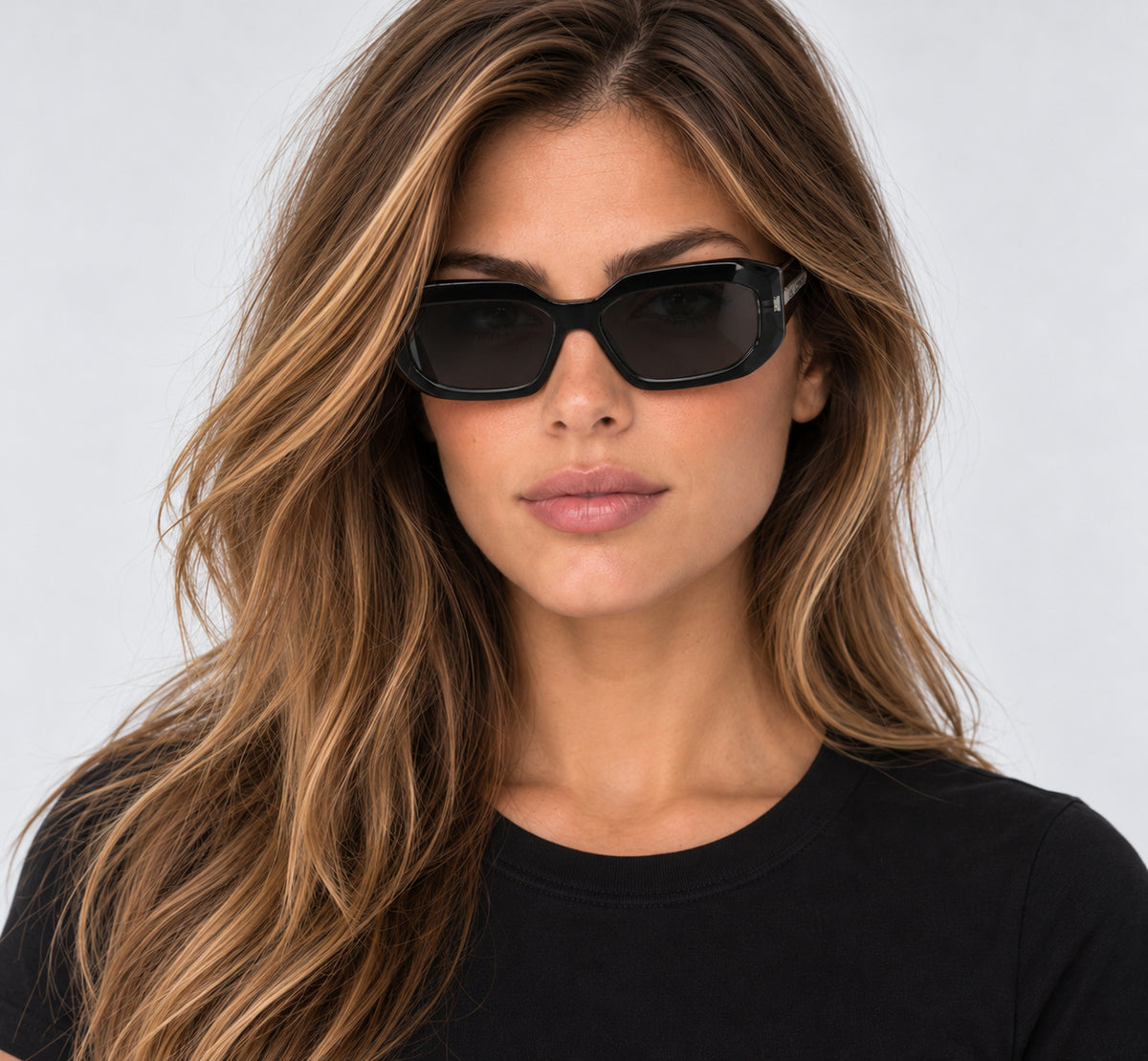 משקפי שמש Karl Lagerfeld דגם KL6167S-001-53 לנשים 53 מ״מ בצבע שחור