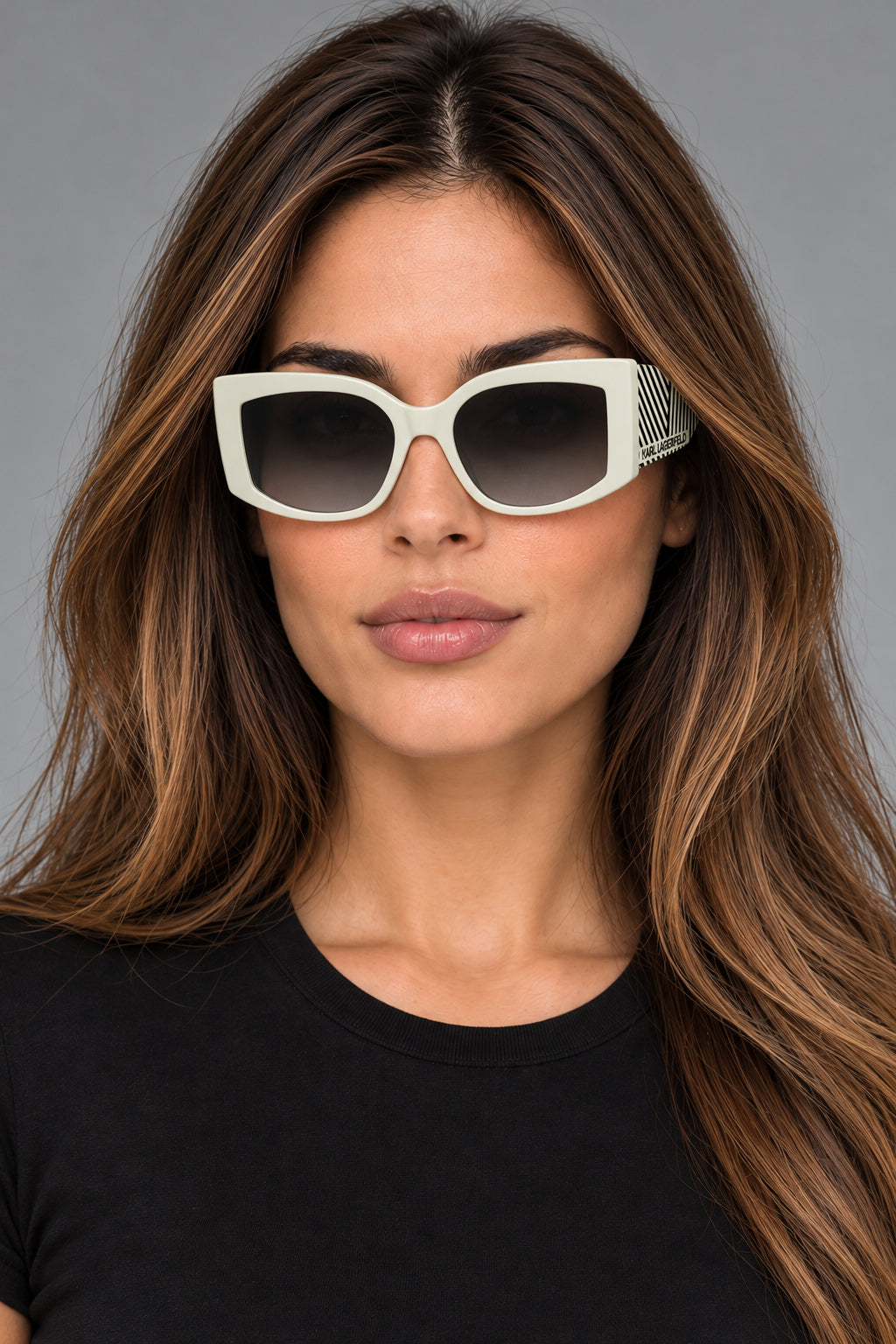 משקפי שמש Karl Lagerfeld דגם KL6183S-105-53 לנשים 53 מ״מ בצבע לבן