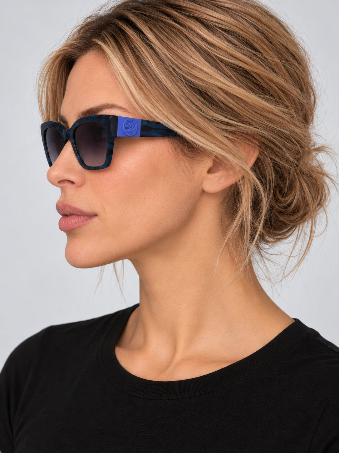 משקפי שמש Longchamp דגם LO762SN-407-52 לנשים 52 מ״מ בצבע Striped Blue