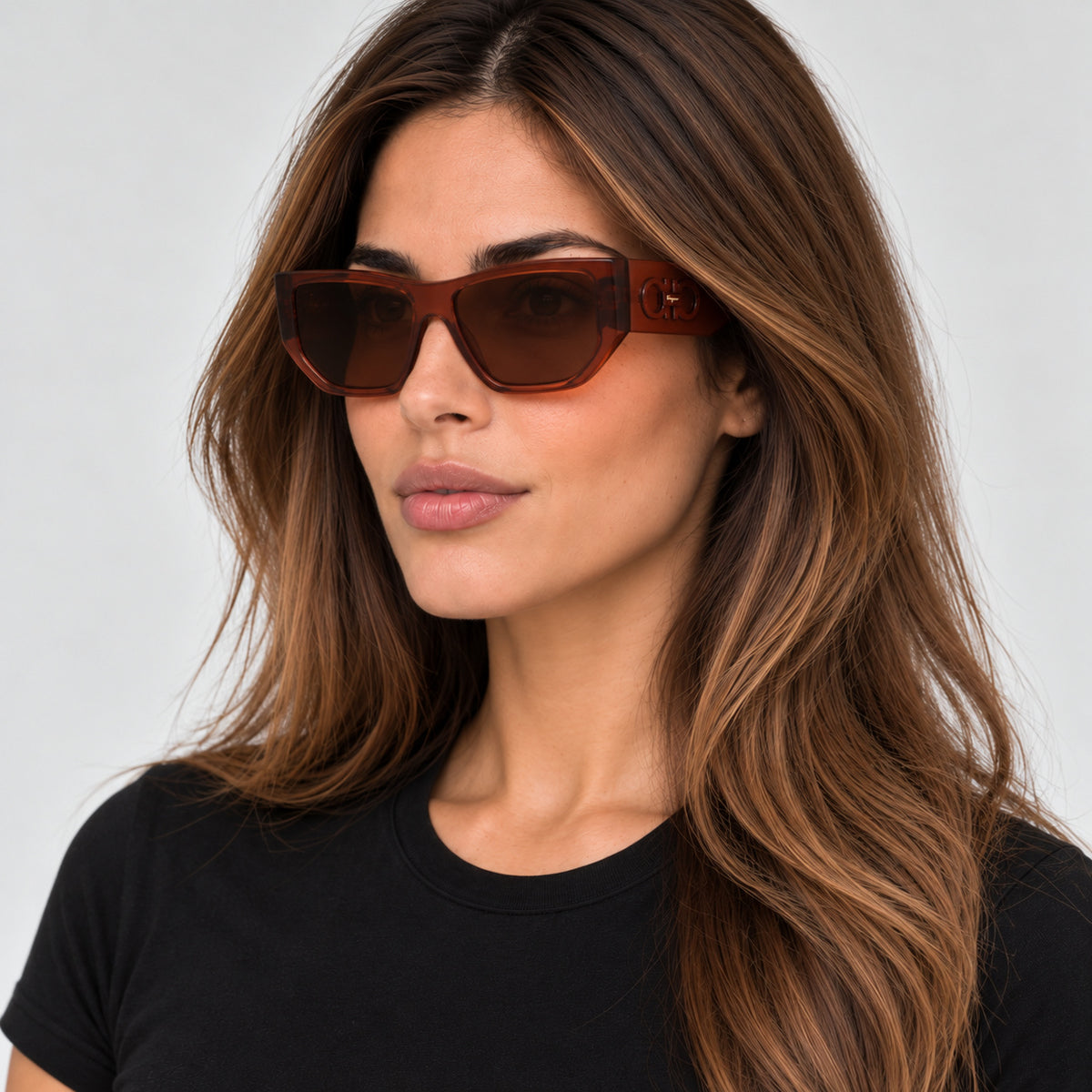 משקפי שמש Ferragamo דגם Sf1077S משקפי שמש נשים 56 מ״מ בצבע שקוף חום
