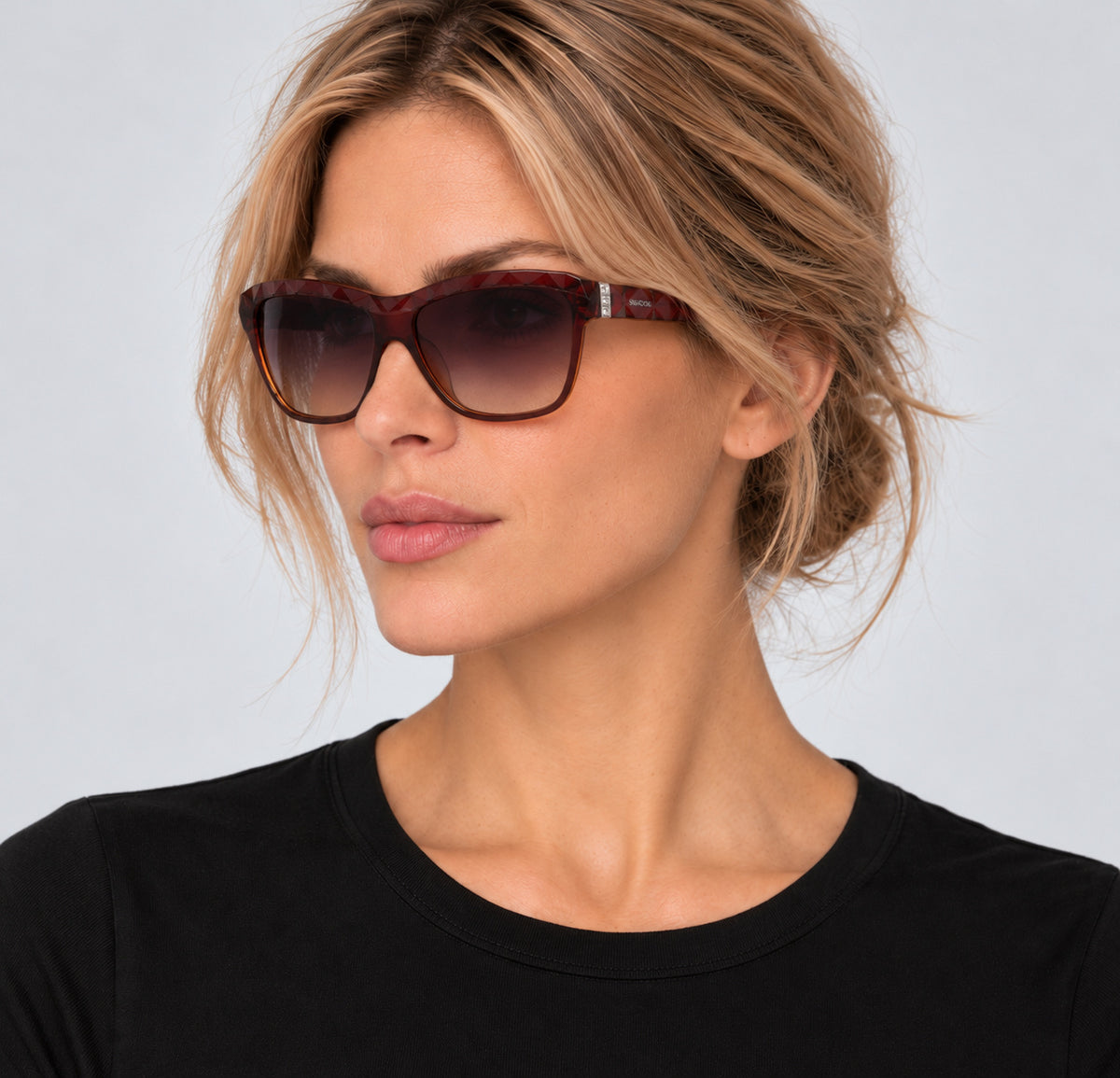 משקפי שמש Swarovski דגם Sk0079F לנשים 62 מ״מ בצבע חום