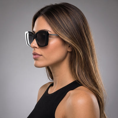 משקפי שמש Burberry דגם Be4456 לנשים 54 מ״מ בצבע שחור