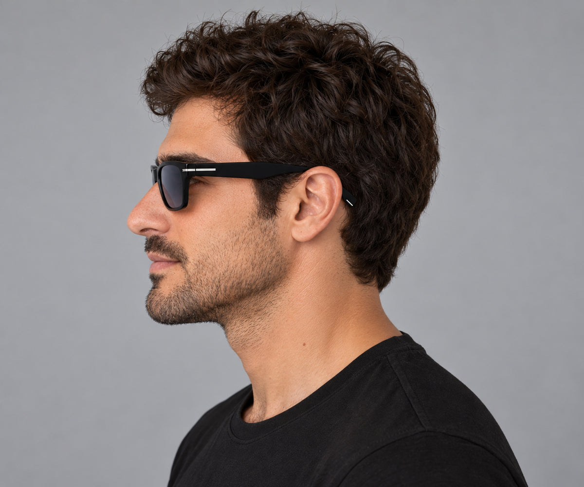משקפי שמש Hugo Boss דגם BOSS1739-F-SK-807-56 לגברים 56 מ״מ בצבע שחור