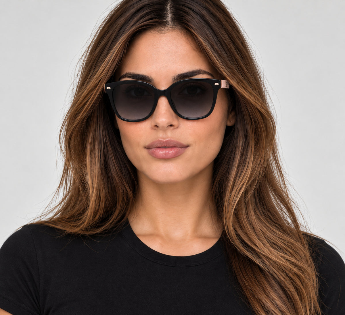 משקפי שמש Carolina Herrera דגם Her0136 לנשים 55 מ״מ בצבע שחור ניוד