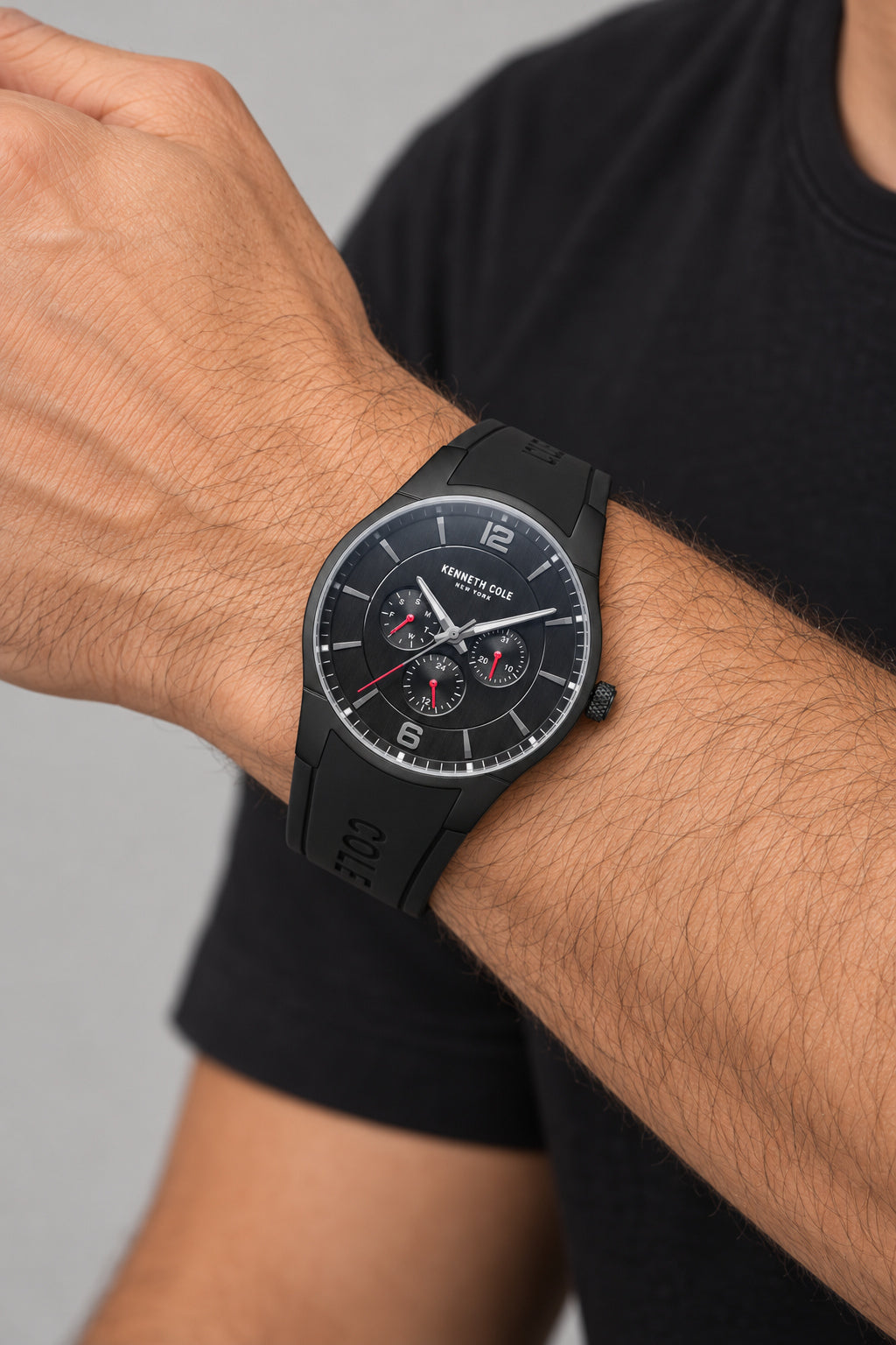שעון Kenneth Cole דגם Classic לגברים 42 מ״מ קוורץ