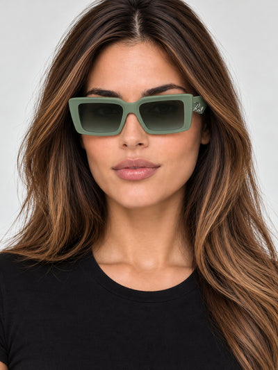 משקפי שמש Karl Lagerfeld דגם KL6180S-316-53 לנשים 53 מ״מ בצבע Sage Green