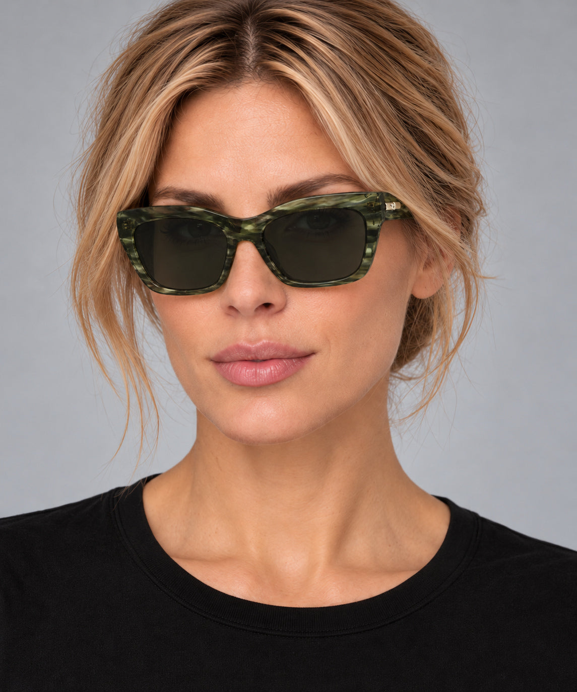משקפי שמש Longchamp דגם LO777SN-308-53 לנשים 53 מ״מ בצבע Striped Green