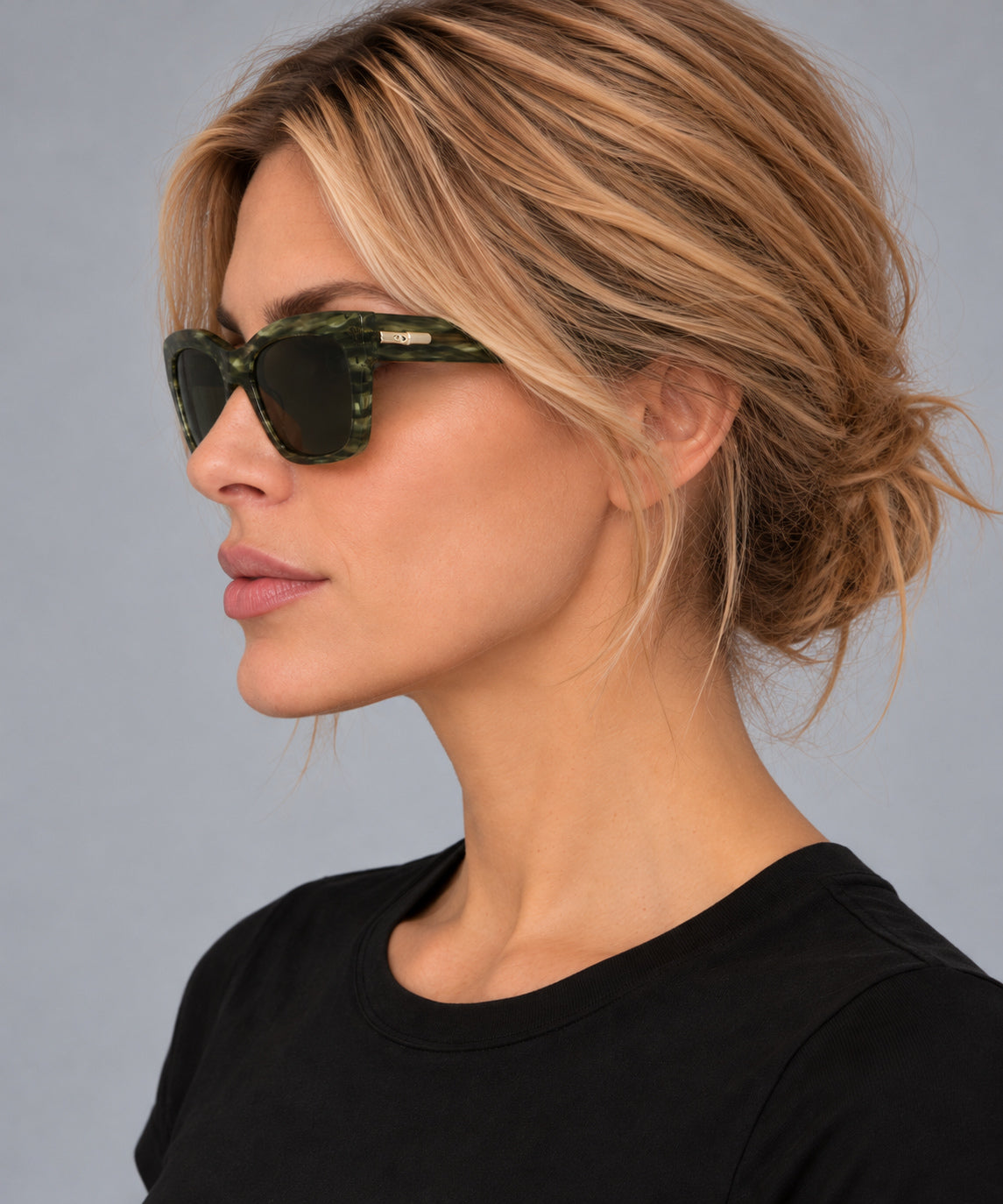 משקפי שמש Longchamp דגם LO777SN-308-53 לנשים 53 מ״מ בצבע Striped Green