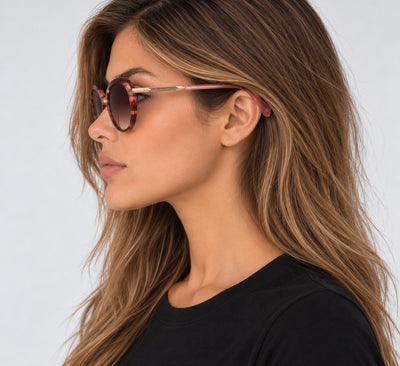 משקפי שמש Rag & Bone דגם Rnb1075 לנשים 56 מ״מ בצבע ורוד Horn