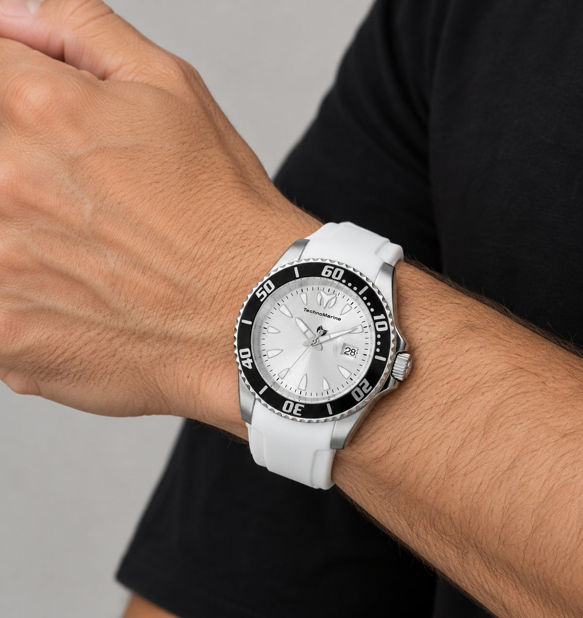 שעון TechnoMarine דגם Manta Sea גברים 42 מ״מ קוורץ