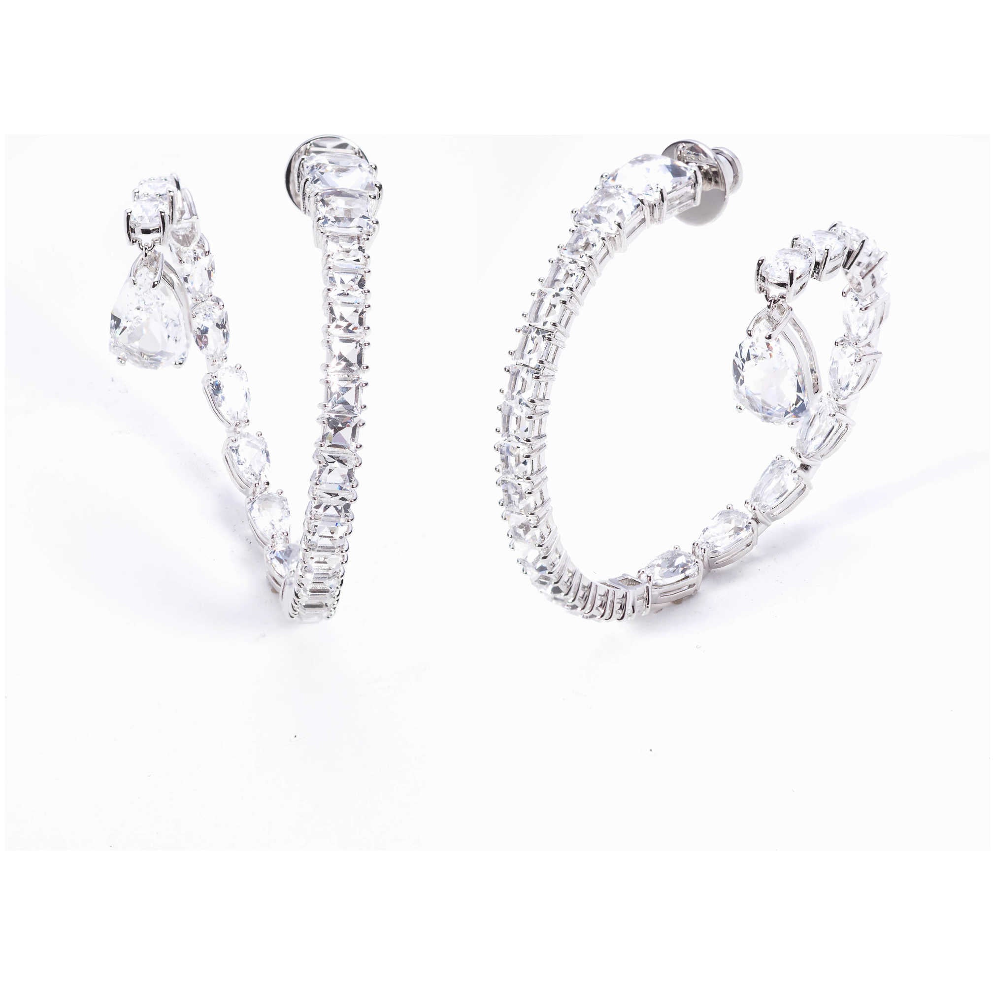עגילים Matrix עם קריסטל לבן של Swarovski